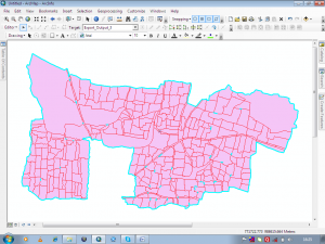 remove gaps from a polygon layer file in ArcGIS